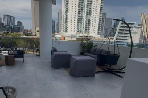 Condo in Miami, Florida, 2 bedrooms  № 2040986 - photo 22