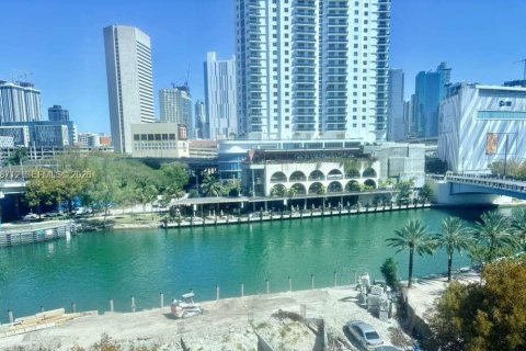 Condo in Miami, Florida, 2 bedrooms  № 2040986 - photo 20