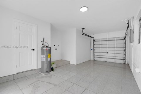 Villa ou maison à vendre à Miami Gardens, Floride: 4 chambres, 146.32 m2 № 1998154 - photo 26