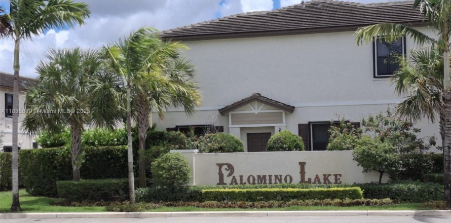 Adosado en Davie, Florida 3 dormitorios, 157.56 m2 № 1825501