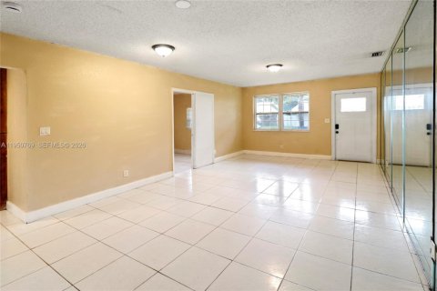 Villa ou maison à vendre à North Lauderdale, Floride: 4 chambres, 133.78 m2 № 2191894 - photo 9