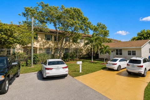 Villa ou maison à vendre à North Lauderdale, Floride: 4 chambres, 133.78 m2 № 2191894 - photo 24