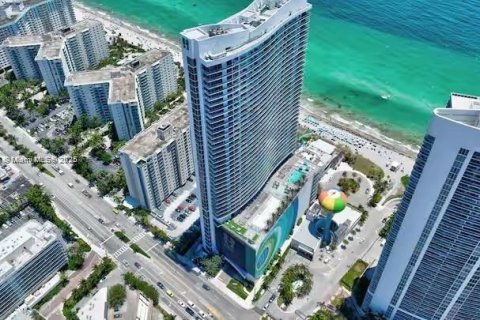 Copropriété à vendre à Hollywood, Floride: 3 chambres, 164.53 m2 № 1961148 - photo 1