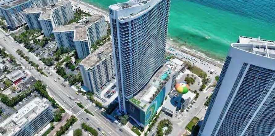 Condo à Hollywood, Floride, 3 chambres  № 1961148