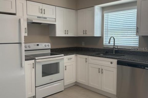 Apartment in Tampa, Florida 3 bedrooms, 83.61 sq.m. № 2219476 - photo 3