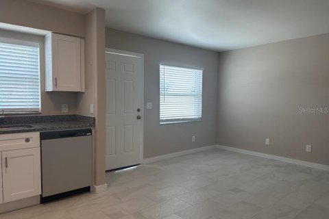 Apartment in Tampa, Florida 3 bedrooms, 83.61 sq.m. № 2219476 - photo 5