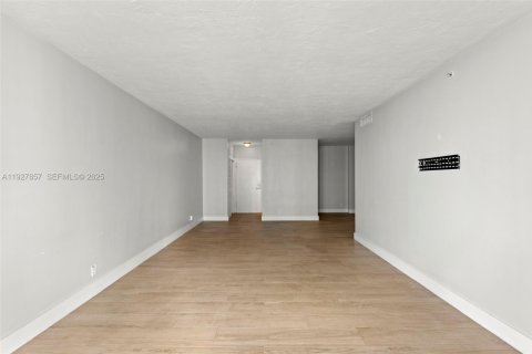 Condo in Hollywood, Florida, 2 bedrooms № 1988241 - photo 6