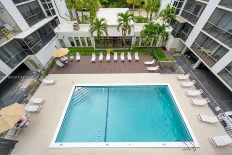 Condo in Sunny Isles Beach, Florida, 2 bedrooms  № 1867751 - photo 12