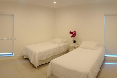 Condo in Sunny Isles Beach, Florida, 2 bedrooms  № 1867751 - photo 2