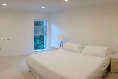 Condo in Sunny Isles Beach, Florida, 2 bedrooms  № 1867751 - photo 27
