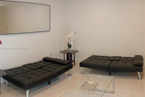 Condo in Sunny Isles Beach, Florida, 2 bedrooms  № 1867751 - photo 5