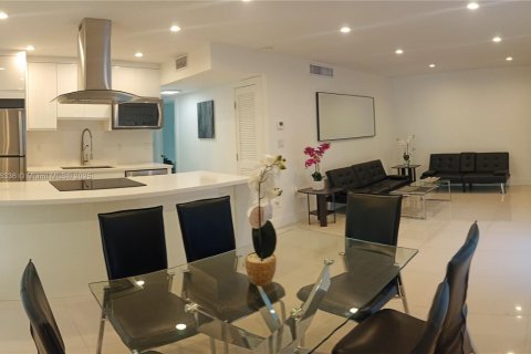 Condo in Sunny Isles Beach, Florida, 2 bedrooms  № 1867751 - photo 22