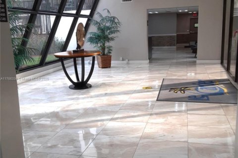 Condo in Sunny Isles Beach, Florida, 2 bedrooms  № 1867751 - photo 20