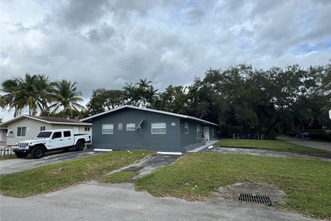 Propiedad comercial en venta en Fort Lauderdale, Florida, 234.58 m2 № 1972793 - foto 2