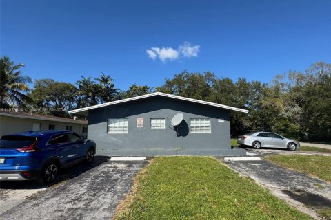 Propiedad comercial en venta en Fort Lauderdale, Florida, 234.58 m2 № 1972793 - foto 7