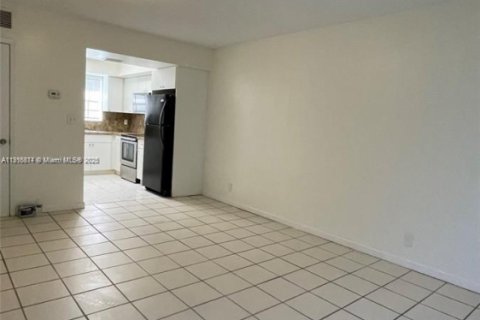 Propiedad comercial en venta en Fort Lauderdale, Florida, 234.58 m2 № 1972793 - foto 16