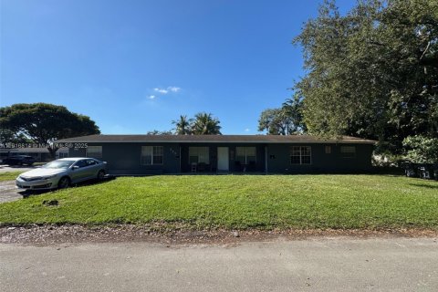 Propiedad comercial en venta en Fort Lauderdale, Florida, 234.58 m2 № 1972793 - foto 4