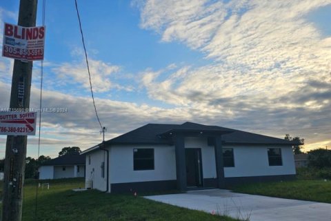 House in Lehigh Acres, Florida 3 bedrooms, 111.48 sq.m. № 1814665 - photo 15