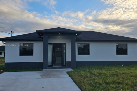 House in Lehigh Acres, Florida 3 bedrooms, 111.48 sq.m. № 1814665 - photo 18