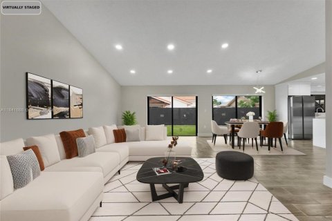 House in Hialeah, Florida 4 bedrooms, 189.71 sq.m. № 1887863 - photo 4