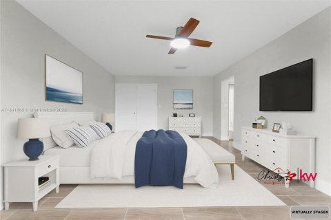 House in Hialeah, Florida 4 bedrooms, 189.71 sq.m. № 1887863 - photo 12