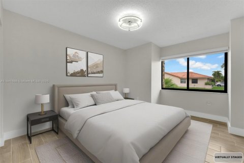House in Hialeah, Florida 4 bedrooms, 189.71 sq.m. № 1887863 - photo 14