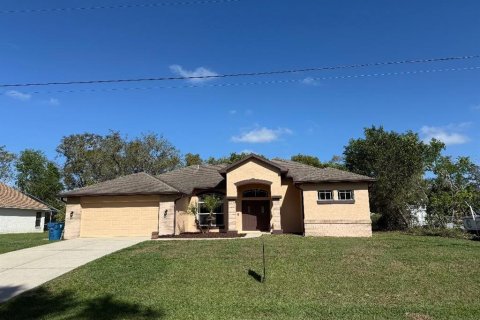 Casa en venta en Spring Hill, Florida, 3 dormitorios, 183.57 m2 № 1617839 - foto 1