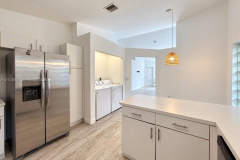 Touwnhouse à louer à Cutler Bay, Floride: 2 chambres, 108.88 m2 № 2435412 - photo 4