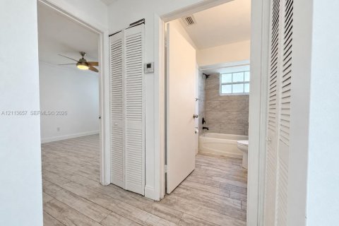 Touwnhouse à louer à Cutler Bay, Floride: 2 chambres, 108.88 m2 № 2435412 - photo 5