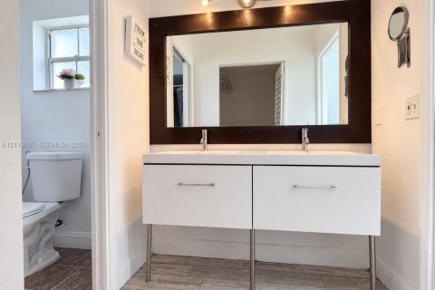 Touwnhouse à louer à Cutler Bay, Floride: 2 chambres, 108.88 m2 № 2435412 - photo 10