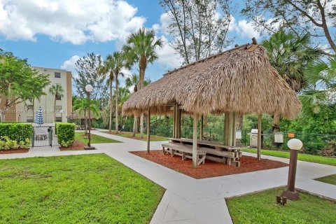 Купить кондоминиум в Майами, Флорида 3 спальни, 112.04м2, № 1960393 - фото 27