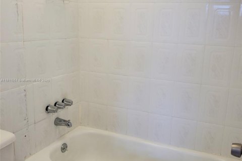 Купить кондоминиум в Майами, Флорида 3 спальни, 112.04м2, № 1960393 - фото 19