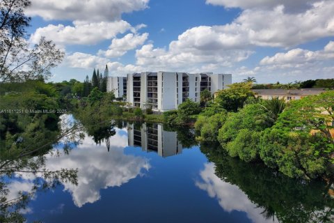 Купить кондоминиум в Майами, Флорида 3 спальни, 112.04м2, № 1960393 - фото 1