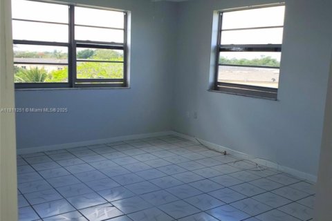 Купить кондоминиум в Майами, Флорида 3 спальни, 112.04м2, № 1960393 - фото 16