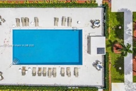 Купить кондоминиум в Майами, Флорида 3 спальни, 112.04м2, № 1960393 - фото 25