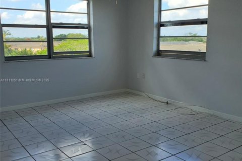 Купить кондоминиум в Майами, Флорида 3 спальни, 112.04м2, № 1960393 - фото 18