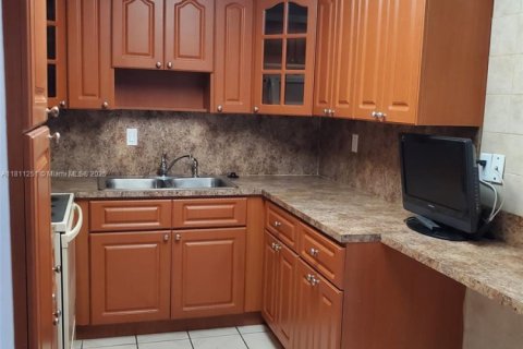 Купить кондоминиум в Майами, Флорида 3 спальни, 112.04м2, № 1960393 - фото 10