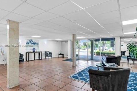 Condo in Miami, Florida, 3 bedrooms № 1960393 - photo 30