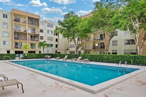 Купить кондоминиум в Майами, Флорида 3 спальни, 112.04м2, № 1960393 - фото 26