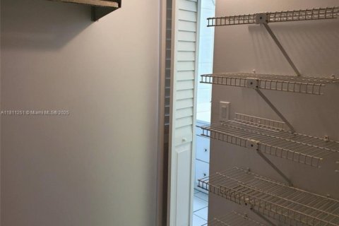 Купить кондоминиум в Майами, Флорида 3 спальни, 112.04м2, № 1960393 - фото 22