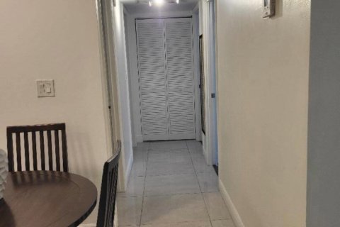 Купить кондоминиум в Форт-Лодердейл, Флорида 3 комнаты, 92.9м2, № 2083280 - фото 24