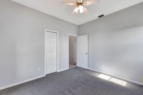 House in Port St. Lucie, Florida 3 bedrooms, 185.8 sq.m. № 2086487 - photo 27