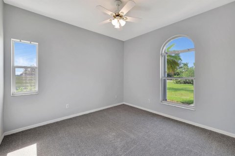 House in Port St. Lucie, Florida 3 bedrooms, 185.8 sq.m. № 2086487 - photo 26
