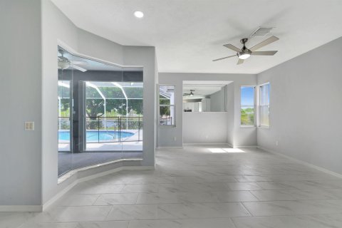 House in Port St. Lucie, Florida 3 bedrooms, 185.8 sq.m. № 2086487 - photo 25