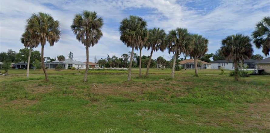 Land in Rotonda, Florida № 2393815