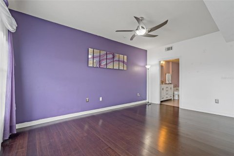Condo in Tampa, Florida, 2 bedrooms  № 1826411 - photo 22