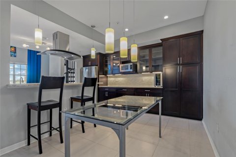 Condo in Tampa, Florida, 2 bedrooms  № 1826411 - photo 5
