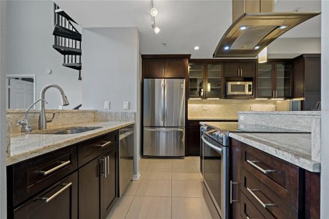 Condo in Tampa, Florida, 2 bedrooms  № 1826411 - photo 7