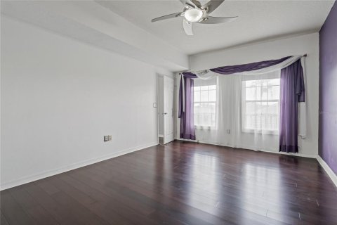 Condo in Tampa, Florida, 2 bedrooms  № 1826411 - photo 25