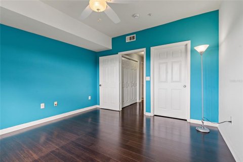 Condo in Tampa, Florida, 2 bedrooms  № 1826411 - photo 19
